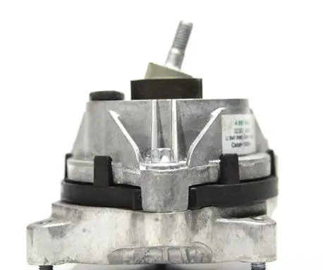 BMW 2 F22 F23 Engine mount bracket 22116787657 4095143
