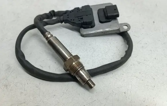 Mercedes-Benz C W205 Lambda probe sensor A0009051512 0009051512
