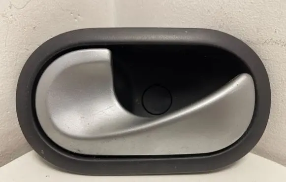 Renault Twingo II Front door interior handle 8200028487 5005400006