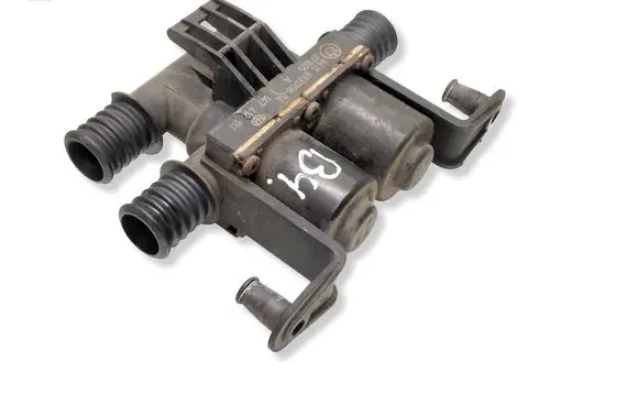 BMW 5 E60 E61 Coolant heater control valve 6931708 64116931708