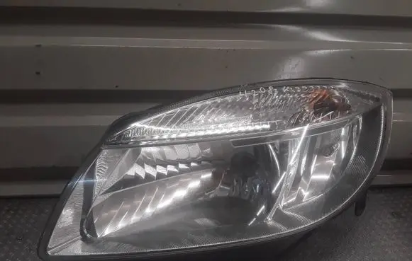 Skoda Roomster (5J) Headlight/headlamp 