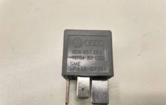 Audi A4 S4 B6 8E 8H Other relay 8D0951253 V23134J52X300