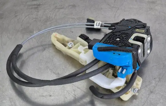 Hyundai Veloster Front door lock