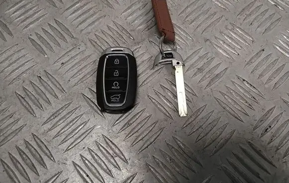 Hyundai Kona I Ignition key/card 95440J9600