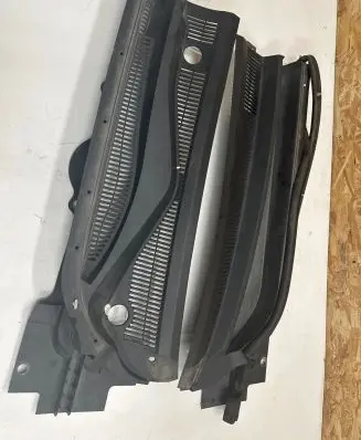 Ford Ranger Wiper trim AB392102222