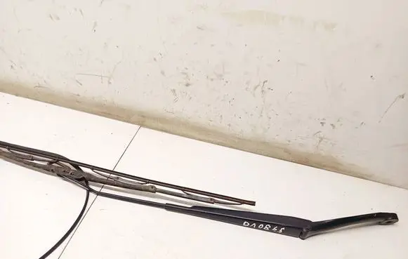 Peugeot 307 Front wiper blade arm 9634371280
