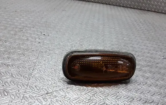 Land Rover Freelander Front fender indicator light