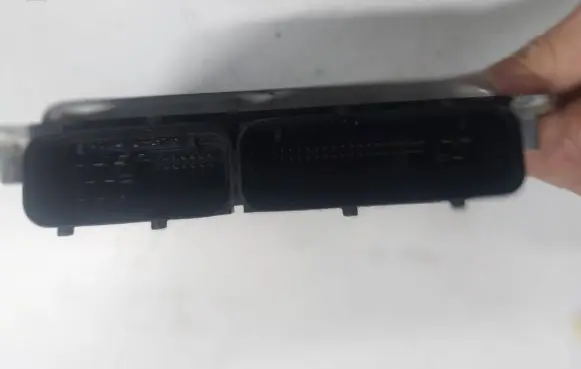 Volkswagen PASSAT B5.5 Engine control unit/module 8E0907401N 1039S01978 0281011386