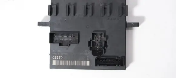 Audi A4 S4 B6 8E 8H Comfort/convenience module 8E0907279E