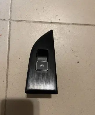 Nissan Qashqai Electric window control switch 829606UA0B