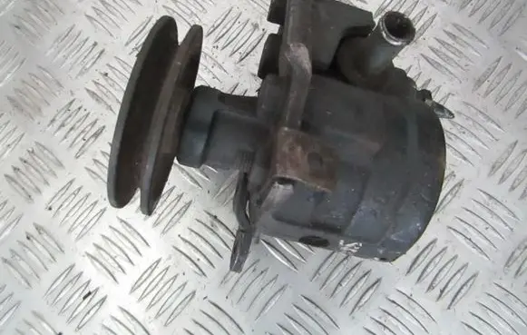 Renault Scenic I Power steering pump 7846075