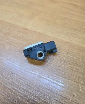 Volvo V70 Airbag deployment crash/impact sensor 31264395