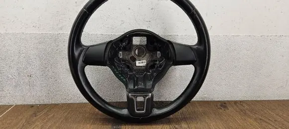 Volkswagen Jetta VI Steering wheel 5C0419091AJ T1P0191P10487