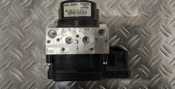 Toyota Yaris ABS Pump 895410D270 445400D030
