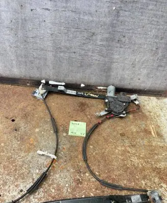 Ford Mondeo Mk III Front door window regulator with motor 1S71F23201BB