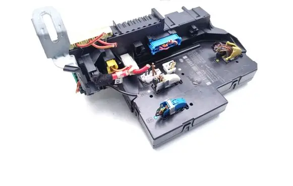 Mercedes-Benz E A207 Fuse module 2129000004 2125452832 2129022702