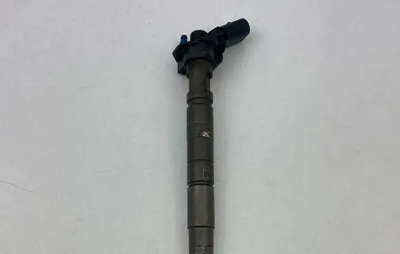 Hyundai Santa Fe Fuel injector 338002F000 0445116018 110217