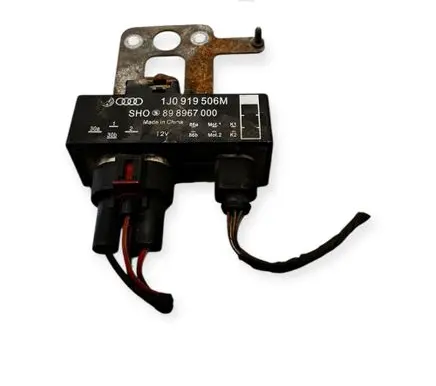 Coolant fan relay