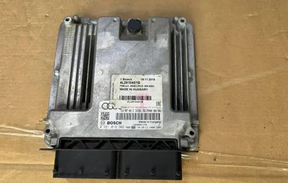 Audi Q7 4M Engine control unit/module ECU 4L2910401B 0281018302