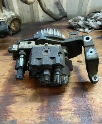 Mazda 3 I Fuel injection high pressure pump 9651844380