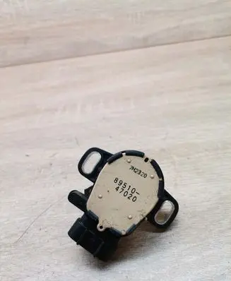 Toyota Avensis T270 Throttle valve position sensor 8951047020