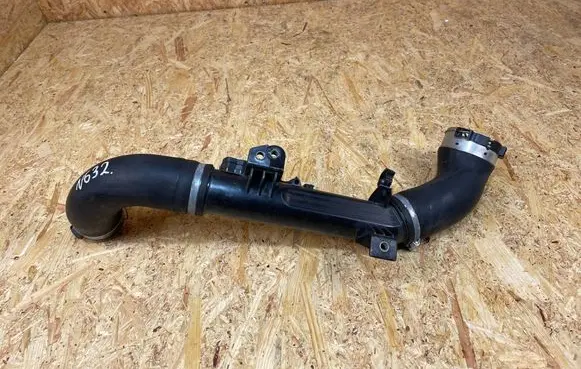 Volvo XC40 Intercooler hose/pipe 32222150