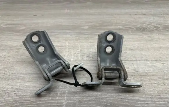 Nissan X-Trail T32 Front door hinge set 