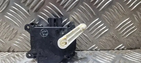 Mazda 5 Air flap motor/actuator 8610007070 HB601BA6R01