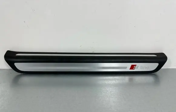 Audi Q3 8U Front sill trim cover 8U0853373 8U0853371B