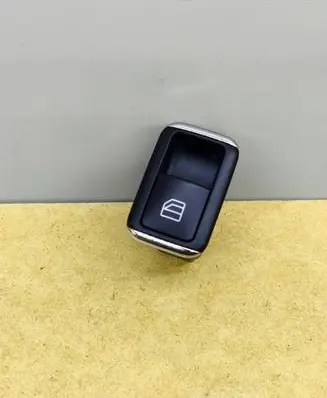 Mercedes-Benz C W204 Electric window control switch A2048707358 10034661 03139101