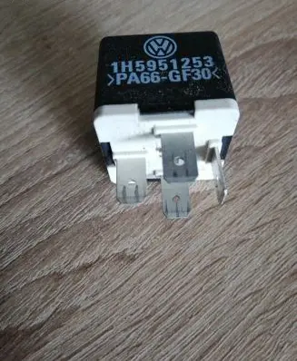 Volkswagen Golf IV Other relay 1H5951253