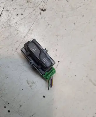 Volvo S80 Central locking switch button 31318988