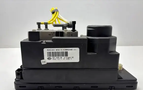 Mercedes-Benz E W210 Central locking vacuum pump 2108002448