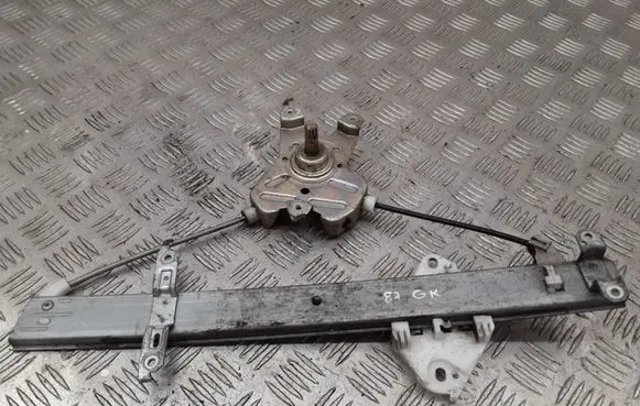 Rear door manual window regulator