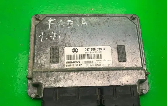 Skoda Fabia Mk1 (6Y) Engine control unit/module ECU 047906033D 5WP4419707 5WP44197