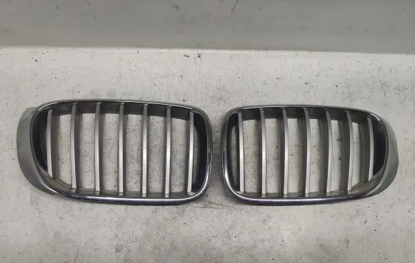 BMW X4 F26 Front bumper upper radiator grill