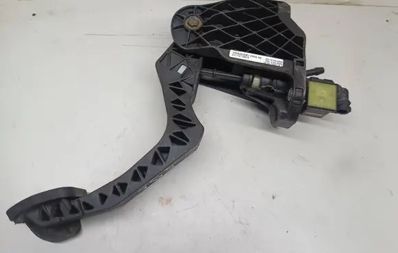 Volkswagen PASSAT B6 Clutch pedal 3C1721059K 3C0721388A 1K0721796E