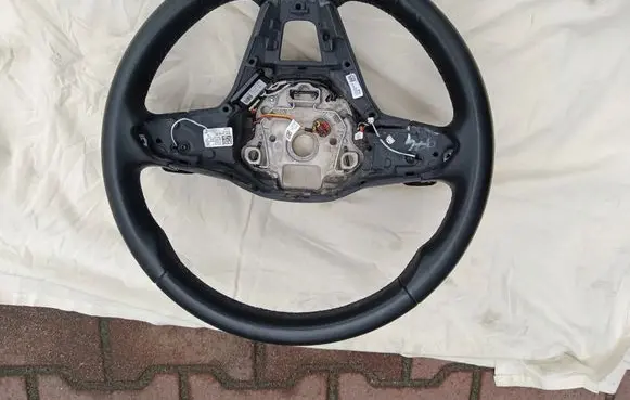 Volkswagen Golf V Steering wheel 