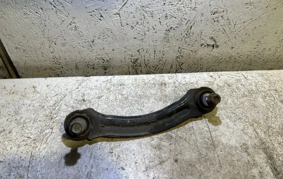 Chrysler 300C Rear control arm