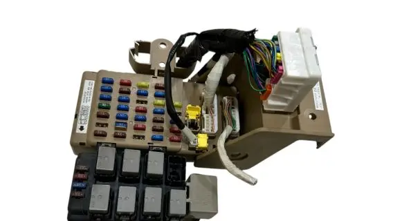 Subaru Impreza III Fuse module 82201FG010Z2 810584