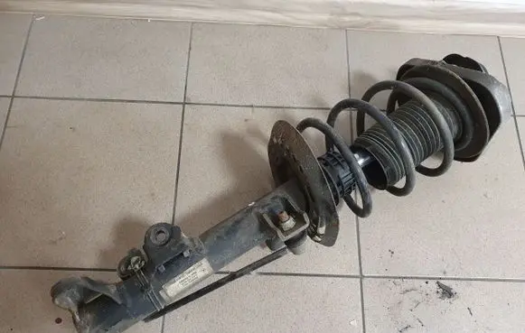 Mercedes-Benz E W212 Front shock absorber with coil spring A2123200413