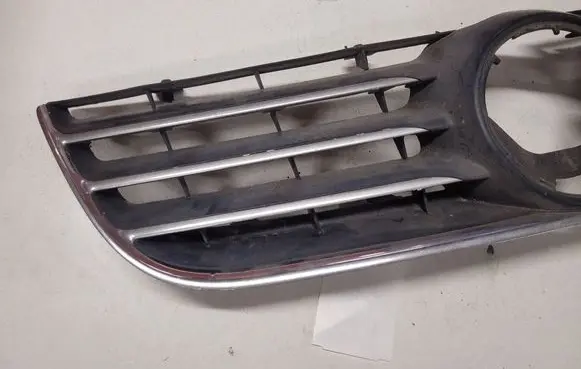 Volkswagen Polo IV 9N3 Front bumper upper radiator grill ZSB6Q0853651F
