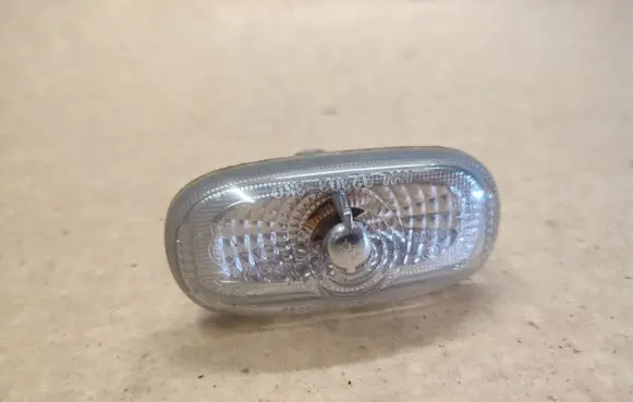 Hyundai Santa Fe Front fender indicator light 923033K0