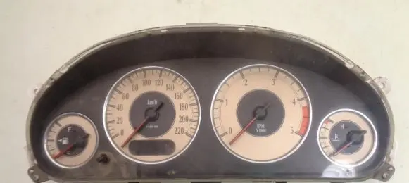 Chrysler Grand Voyager IV Speedometer (instrument cluster) R825AH