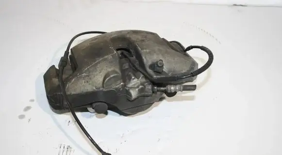 BMW 5 F10 F11 Front brake caliper 6786817