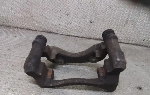Renault Twingo II Front Brake Caliper Pad/Carrier 