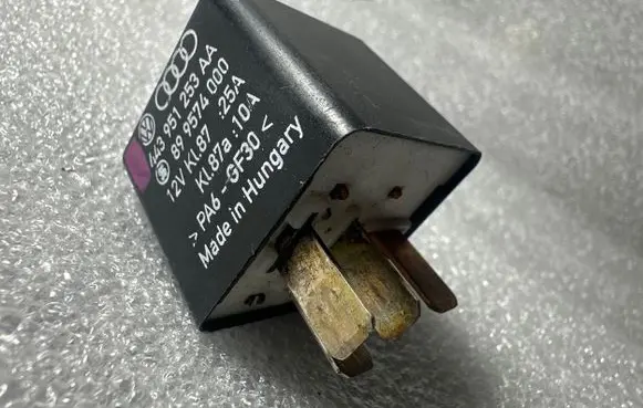 Audi Q7 4L Other relay 443951253AA