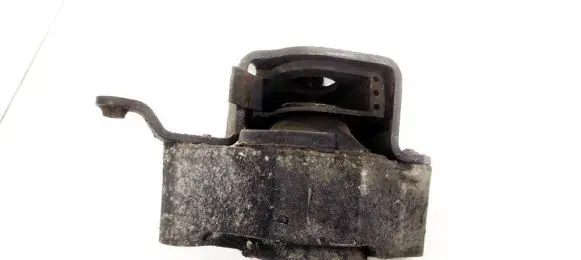Toyota Prius (XW20) Engine mount bracket