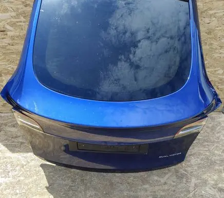 Tesla Model Y Tailgate/trunk/boot lid
