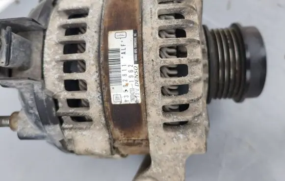 Opel Insignia A Generator/alternator 13592811